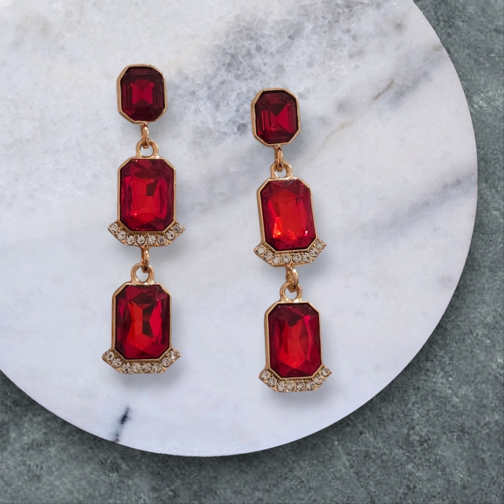 Elegant Red Drop Earrings - Picture 2 of 3